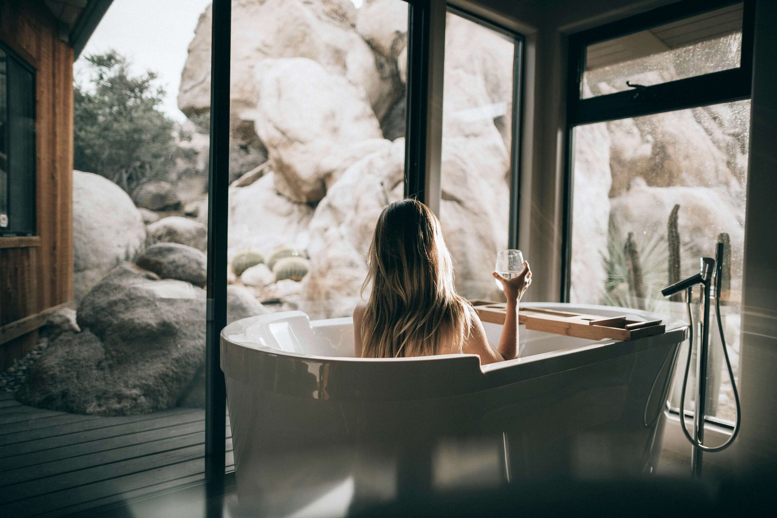 Marketing para experiencias turísticas como spas, viñedos y yoga, con branding y publicidad digital
